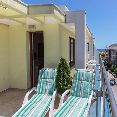 Ξενοδοχείο με διαμερίσματα Helios Luxury Πριμόρσκο