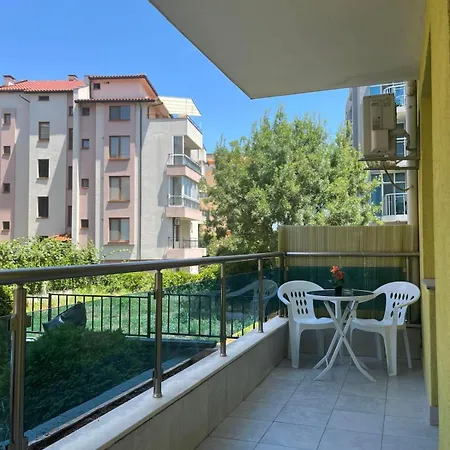 Helios Luxury Appart hôtel 2*