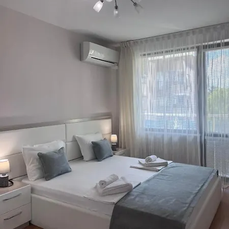 Helios Luxury Ξενοδοχείο με διαμερίσματα Πριμόρσκο