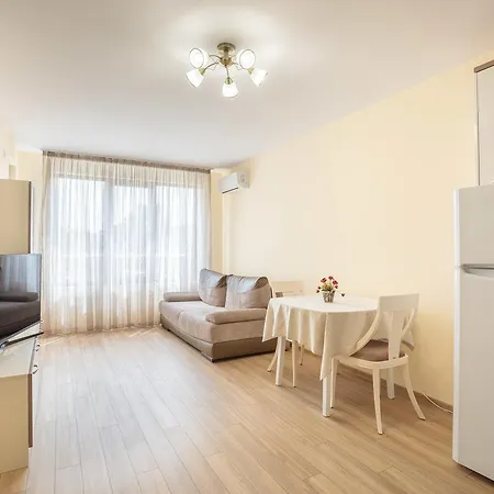 Helios Luxury アパートホテル