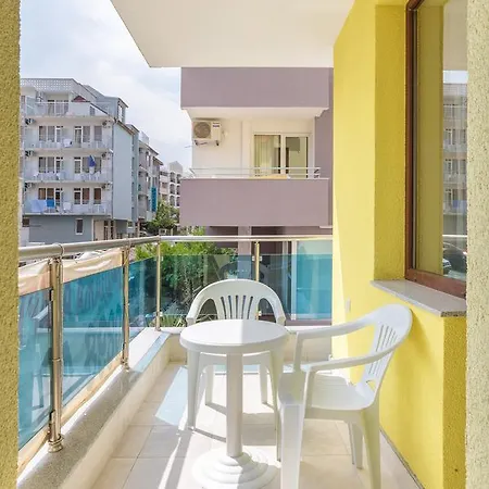 Ξενοδοχείο με διαμερίσματα Helios Luxury 2*