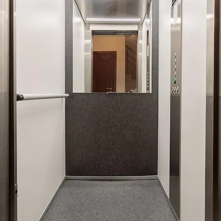 アパートホテル Helios Luxury 3*