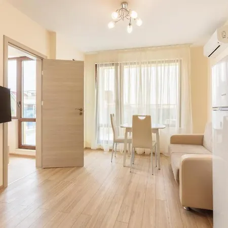 Helios Luxury 公寓式酒店