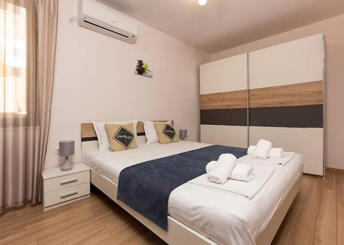 Helios Luxury Aparthotel 3*