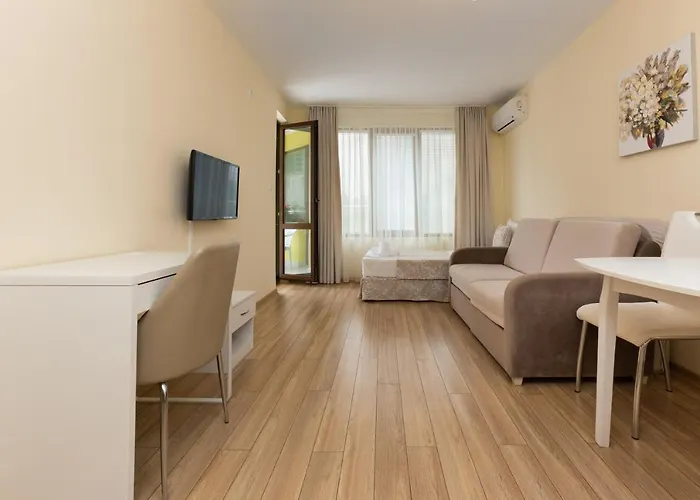 Helios Luxury Aparthotel 3*