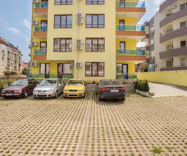 Helios Luxury Aparthotel 3*